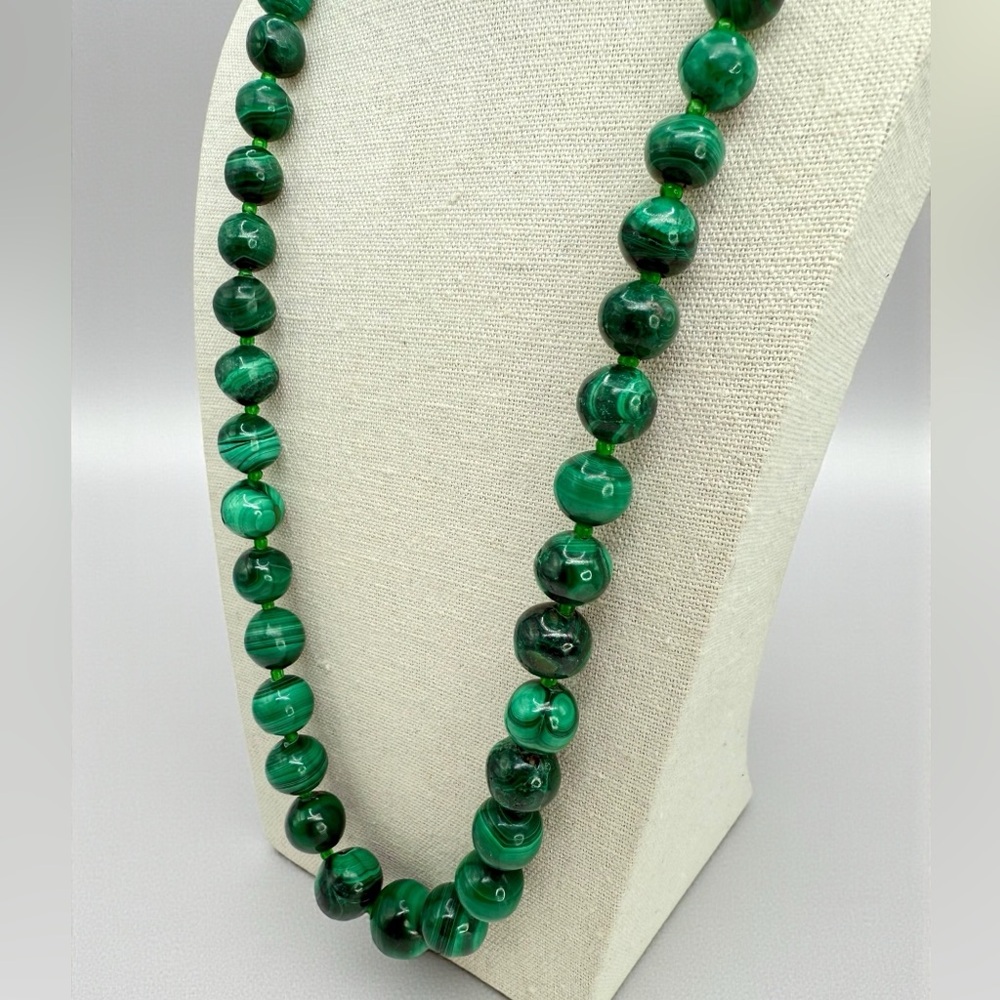 Vintage 26” Graduated Malachite Bead Necklace 167g Green Stone Statement
